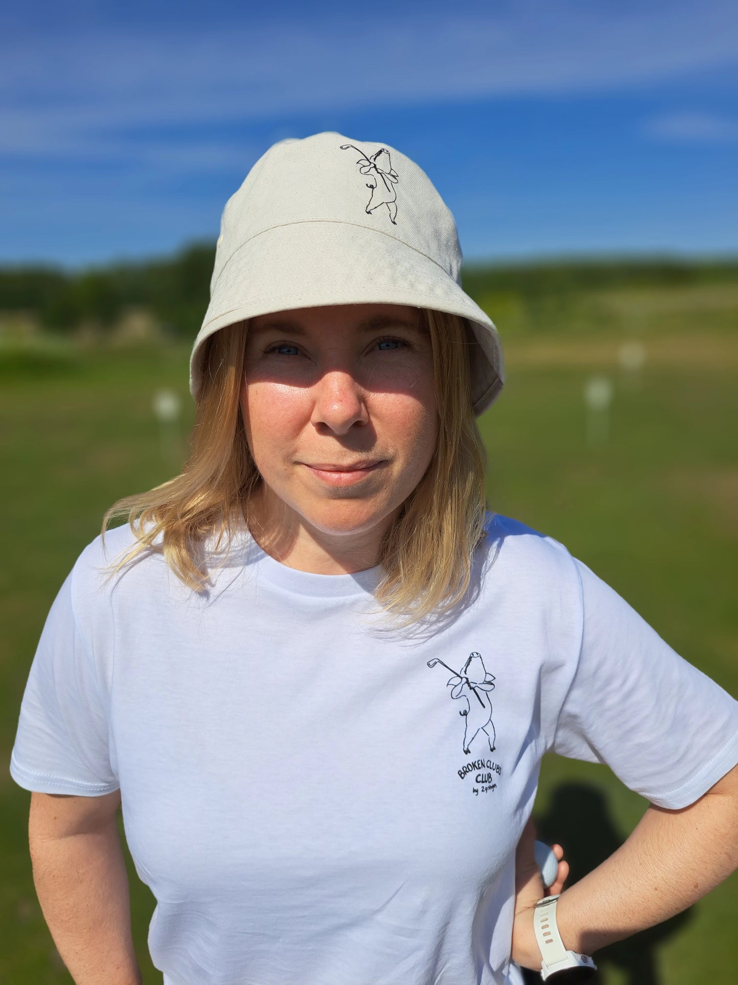 BROKEN CLUBS CLUB BUCKET HAT