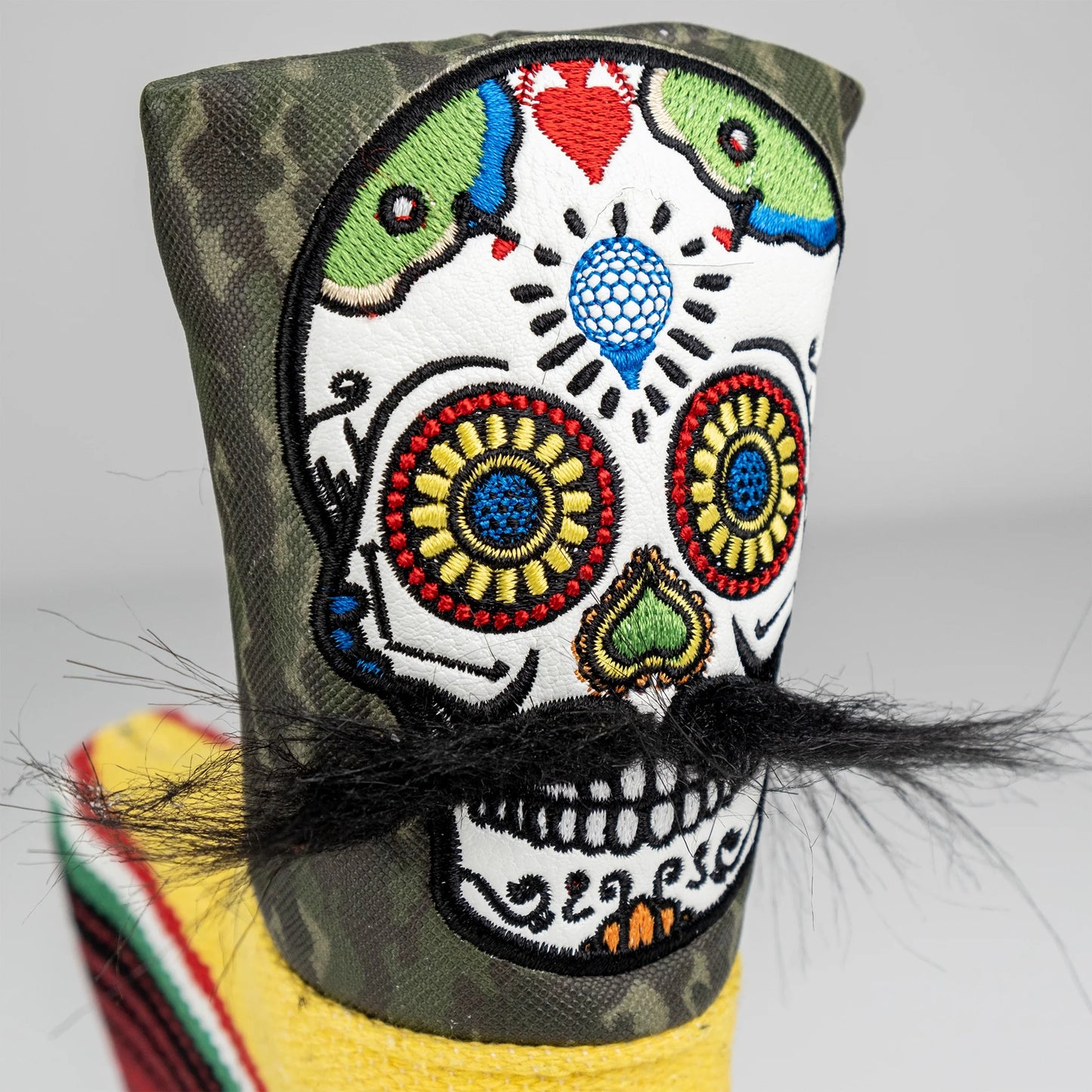 MUSTACHE SUGAR SKULL - KLUBBSKYDD PUTTER GREEN CAMO