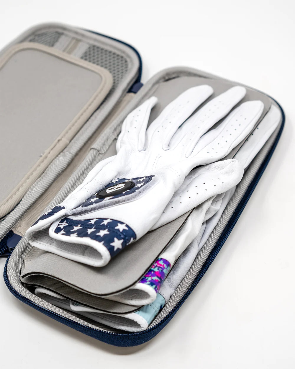 GOLF GLOVE & ACCESSORIES CADDY - GRAY