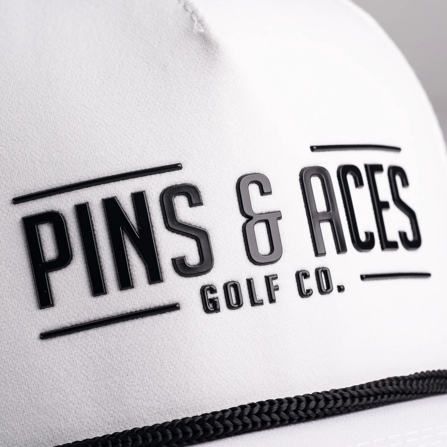 PINS & ACES LOGO SNAPBACK CAP WHITE