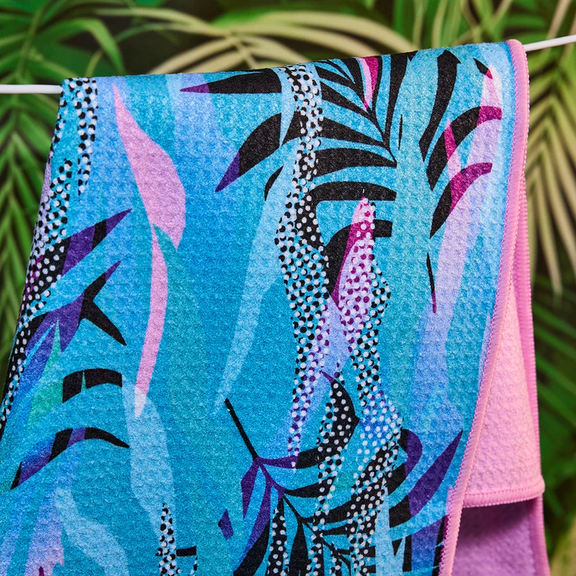 TRENDY TROPICAL GOLF TOWEL