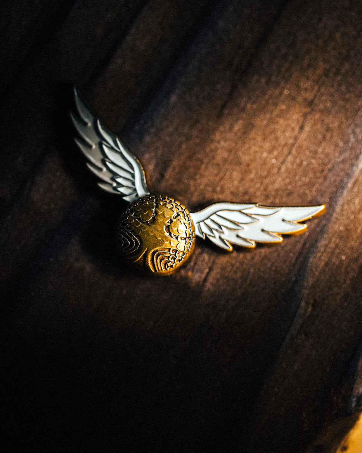 GOLDEN GOLFING SNITCH BALL MARKER