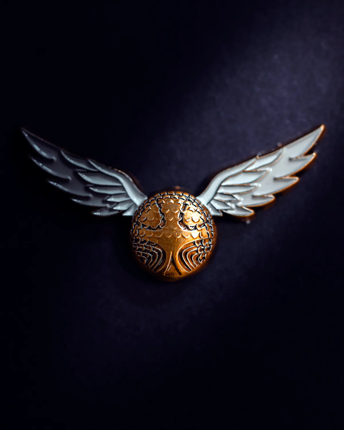 GOLDEN GOLFING SNITCH BALL MARKER
