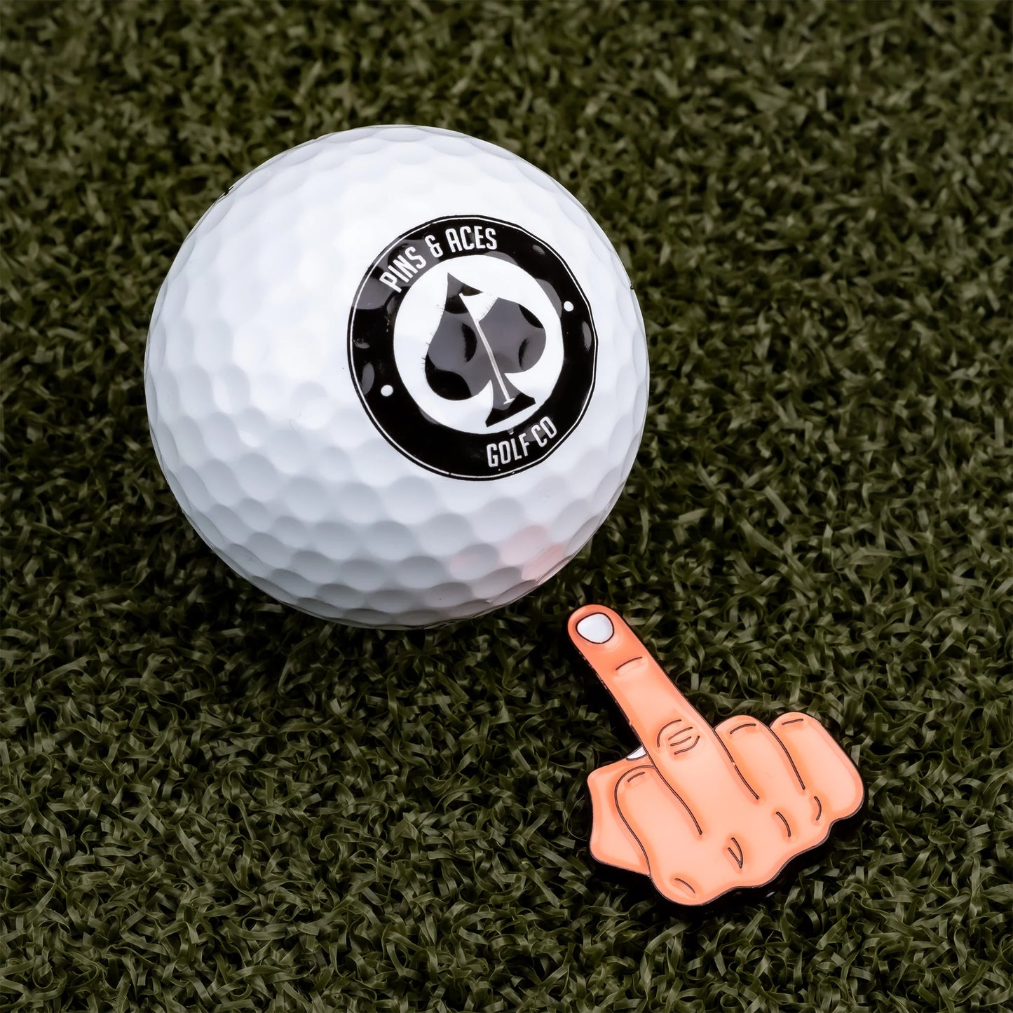 MIDDLE FINGER BOLLMARKÖR